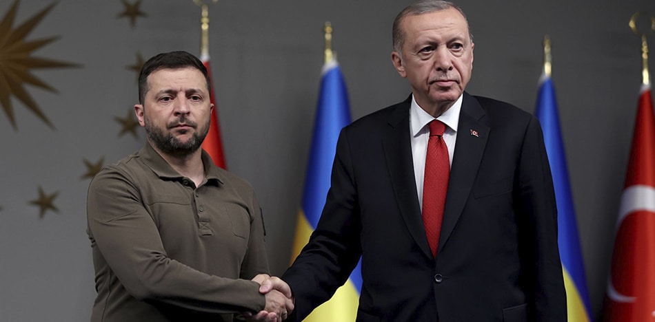 Erdogan dice ante Zelenski: Ucrania "merece entrar en la OTAN"
