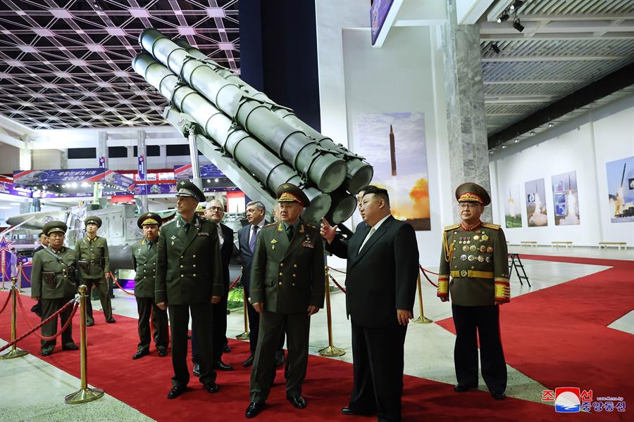 ¿Advertencia al mundo? Kim Jong-un luce su armamento ante Rusia