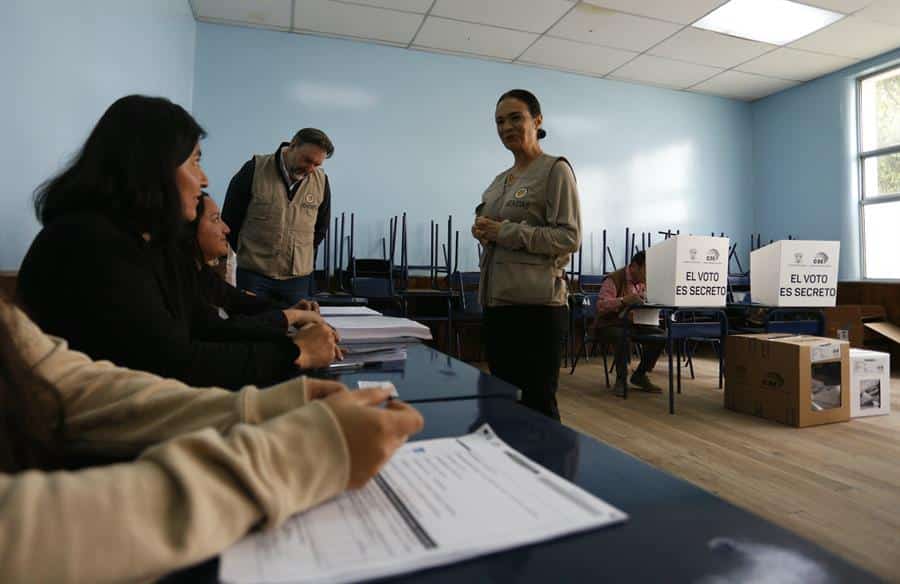 Ecuador venció el miedo y las balas: 82.2% de votantes fue a las urnas