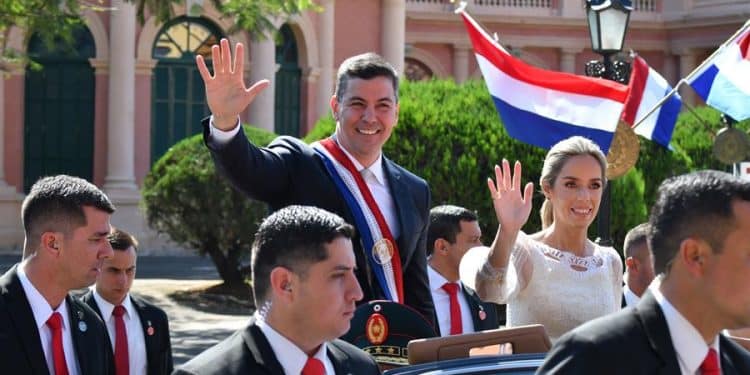 Quién es Santiago Peña: el economista que presidirá Paraguay