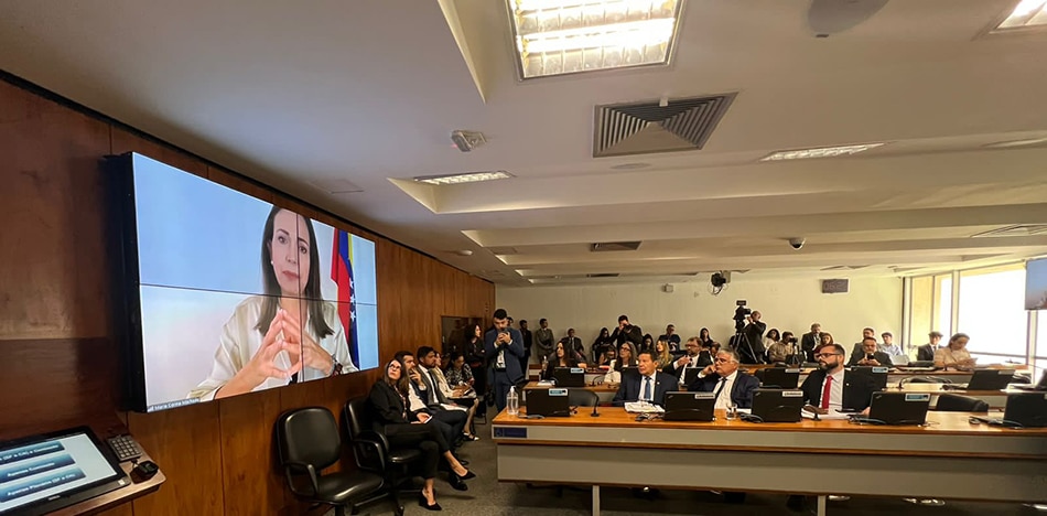 María Corina abre las puertas de Venezuela a senadores brasileños para las primarias