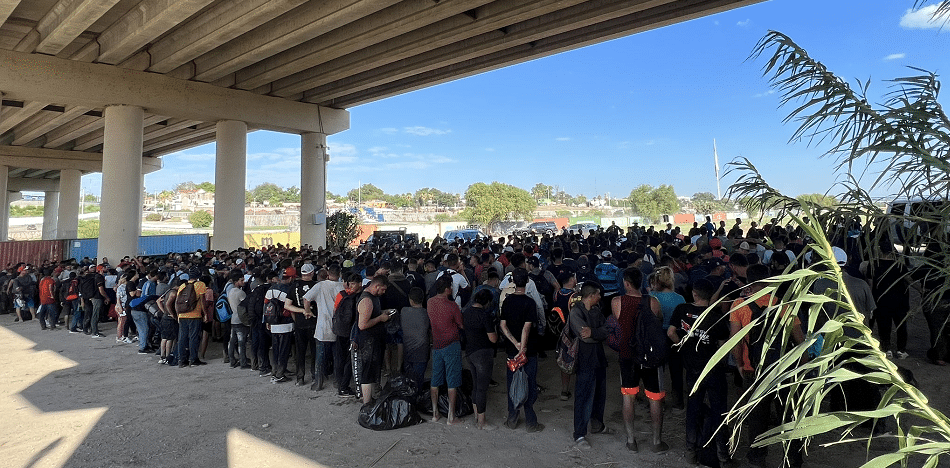 invasión de migrantes en Texas