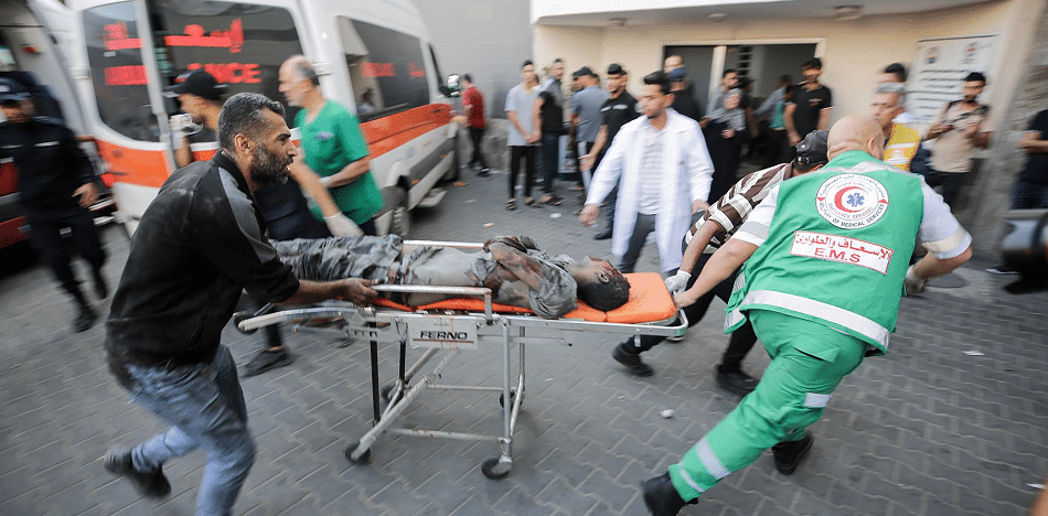 herido tras bombardeo en hospital de Gaza 