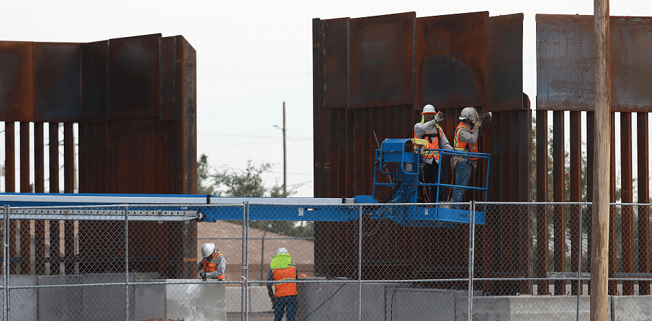 Biden ordena reforzar muro fronterizo que tanto criticó a Trump