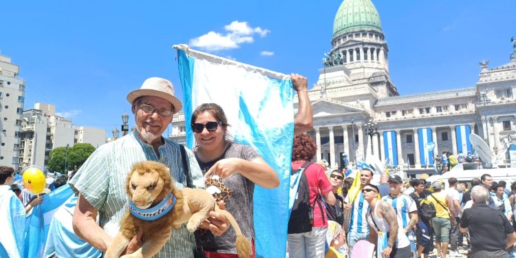 Hoy comienza una nueva Argentina. No se trata solamente de un recambio en los nombres de la dirigencia. Hay un nuevo modelo, un programa alternativo y un aprendizaje materializado en buena parte de la opinión pública.
