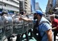 ¿Qué buscan los manifestantes “anti-Milei”? La represión, para luego quejarse
