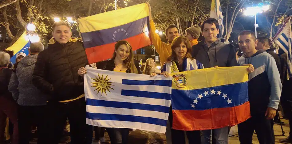 Uruguay recibe inusual migración de venezolanos y cubanos: el libre mercado triunfa sobre el comunismo