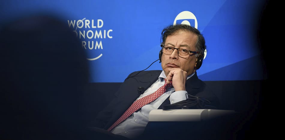 Petro en Davos: despilfarro y golpe a la economía colombiana