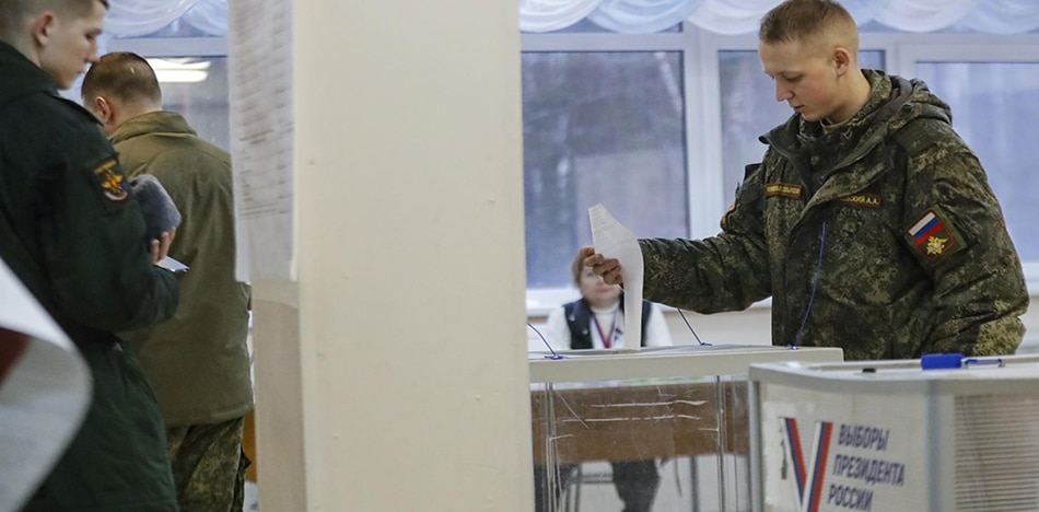 Rusia intenta aparentar normalidad en segundo día de elecciones