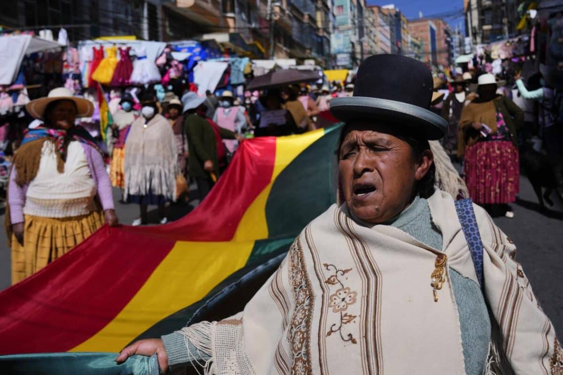 Description: Bolivia, entre la subsistencia, la sobrevivencia y el adoctrinamiento