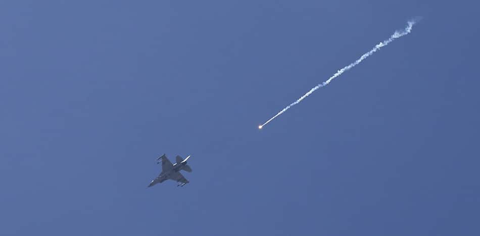 Fuerza Aérea de Israel ataca 120 objetivos de Hamás en la Franja de Gaza