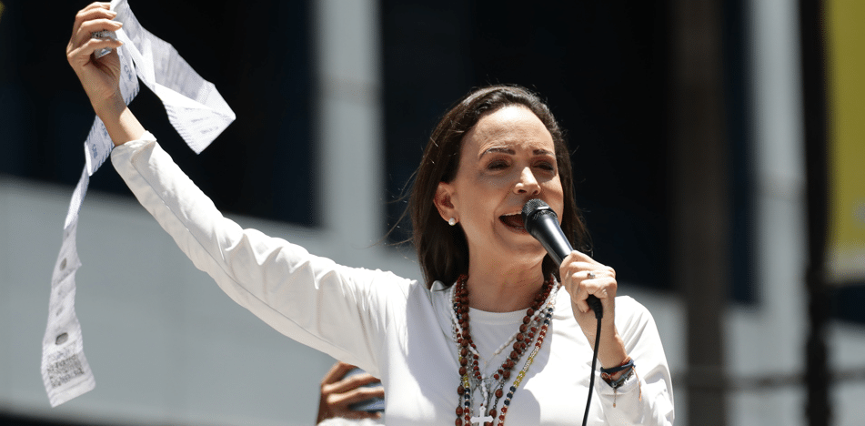 María Corina Machado pide presión para obligar a Maduro a negociar su salida