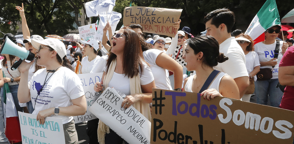 Mexicanos en todo el país protestan contra reforma al Poder Judicial de López Obrador