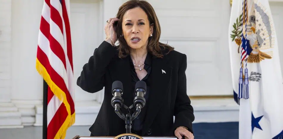 Los grandes medios dejan sola a Kamala Harris