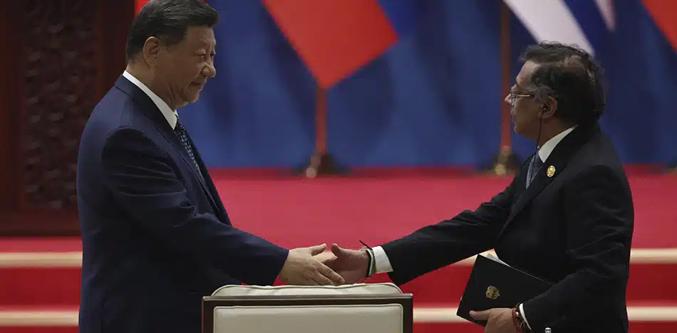 Gustavo-Petro-y-Xi-Jinping-proyectos-de-China-en-Colombia-y-Latam-EFE