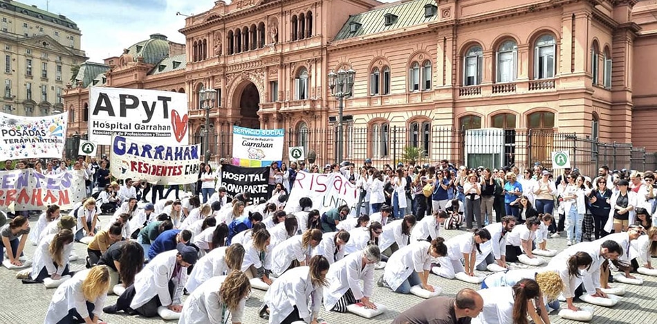 protesta-Hospital-Garrahan-contra-Milei-X