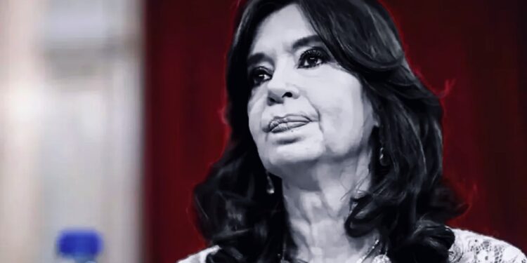 CRISTINA-FERNANDEZ-DE-KIRCHNER-PRESA-ARRESTO-DOMICILIARIO-PANAM-POST-750x375
