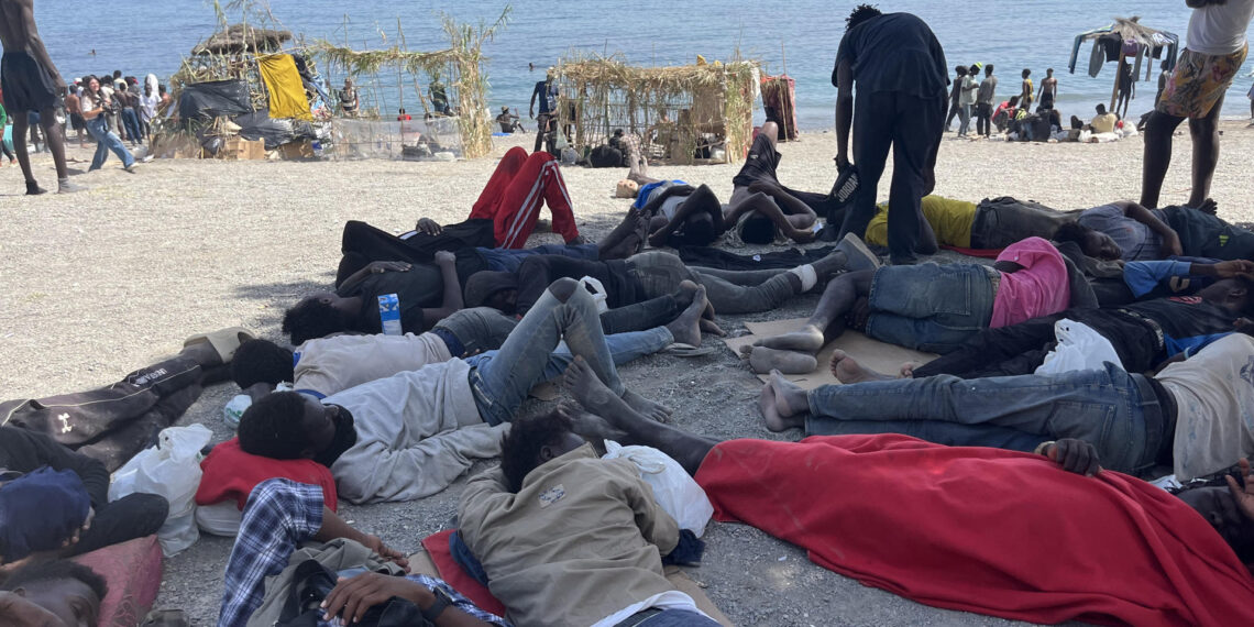 INMIGRACION-EN-CEUTA-ESPANA-EFE-1140x570