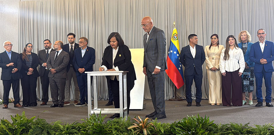 Jorge-Rodriguez-y-Dinorah-Figuera-acuerdo-renovacion-del-TSSJ-X