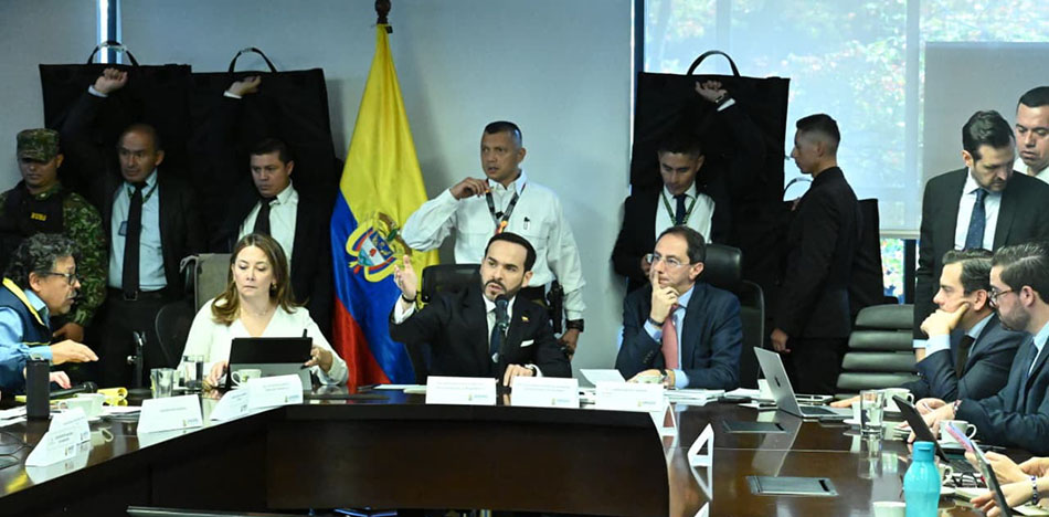 Presidente-de-Colombia-Abelardo-de-lla-Espriella-desastre-nacional-por-terremoto-X
