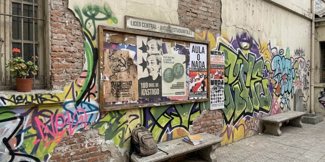 VIOLENCIA-EN-LOS-LICEOS-DE-CHILE-INTELIGENCIA-ARTIFICIAL-1140x570