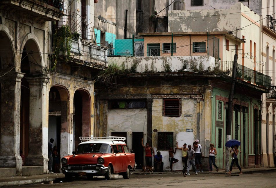 En Cuba la gente odia al socialismo, pero en cambio practica el "sociolismo"