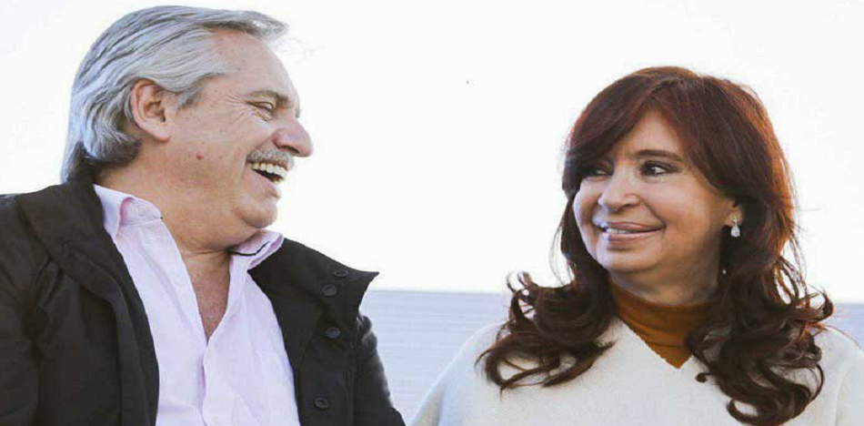 Alberto Fernández y Cristina Kirchner, Muertos peronistas: 2800 fallecidos siguen cobrando subsidios estatales