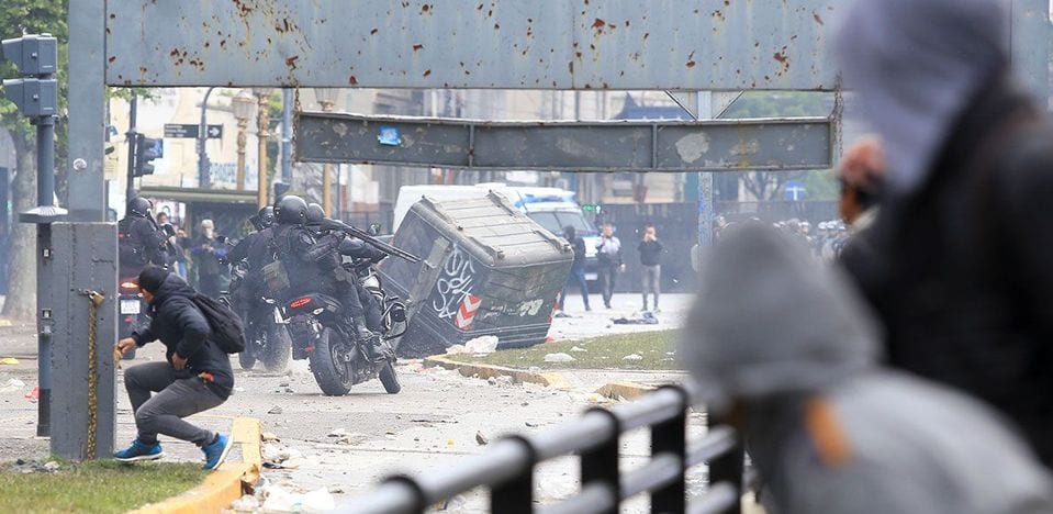 Batalla Campal En Buenos Aires Durante El Debate Del Presupuesto