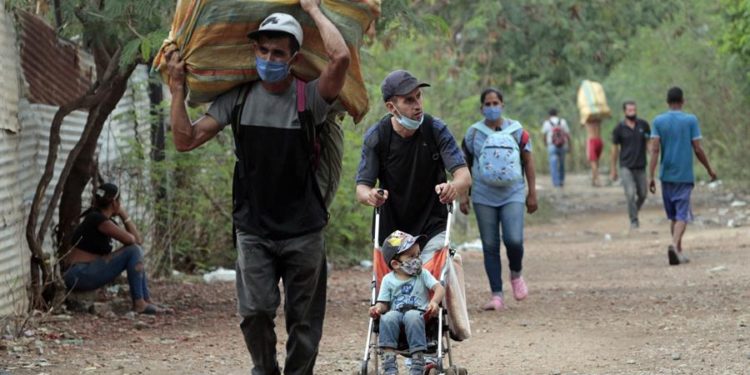 En Cúcuta, ciudad y que tiene el principal paso fronterizo con Venezuela, viven 96.133 migrantes venezolanos (EFE)