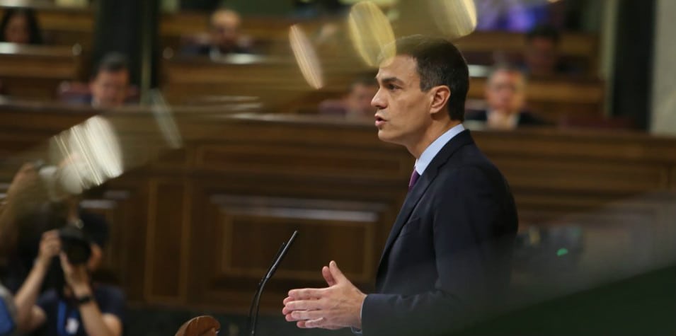 Pedro Sánchez quiere dar un golpe de Estado contra la Constitución