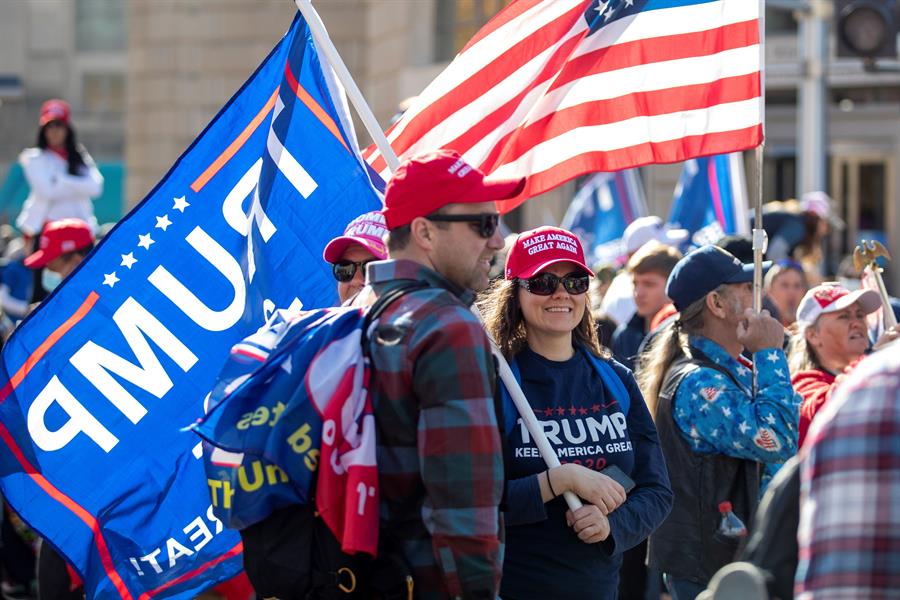 Seguidores de Trump marcharon para denunciar "fraude electoral" en Washington 