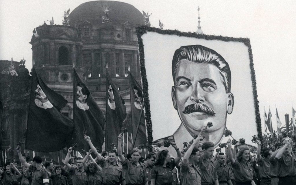 Stalin la noche de los poetas muertos 