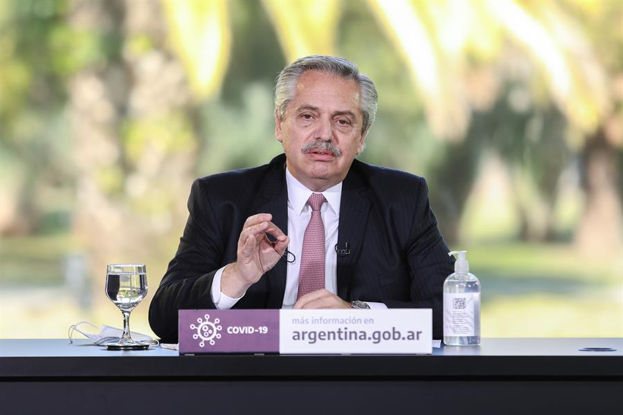 El presidente argentino reconoció que por ahora no hay acuerdo y que está "peleando" con el FMI. (Archivo)