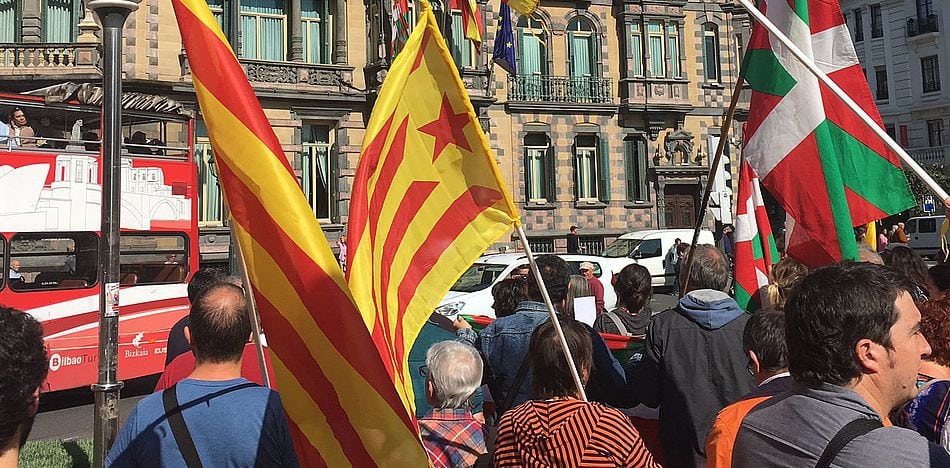 Sánchez pone España al servicio de los separatistas catalanes