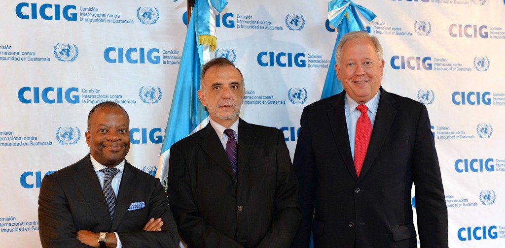 US Ambassador Todd Robinson (left) and Secretary of State Counselor Thomas Shannon flank and give their support to the UN Impunity Commission, the CICIG. (US Embassy Guatemala)