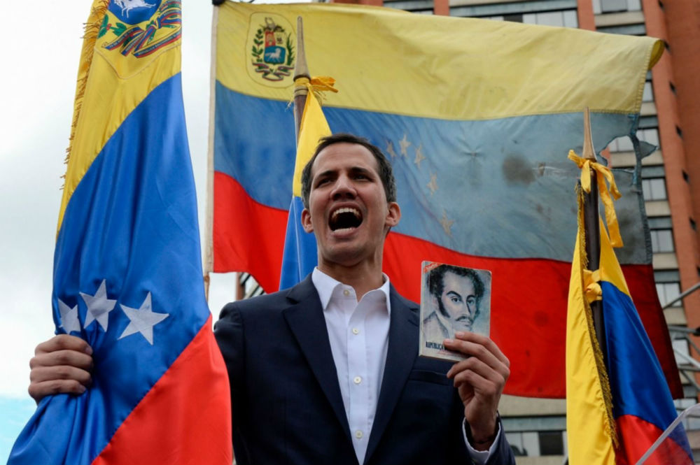 Hacen daño los que se han encargado de desvirtuar la lucha auténtica en su relación promiscua con Maduro, mientras van susurrando que “Juan Guaidó es apenas una ficción” 