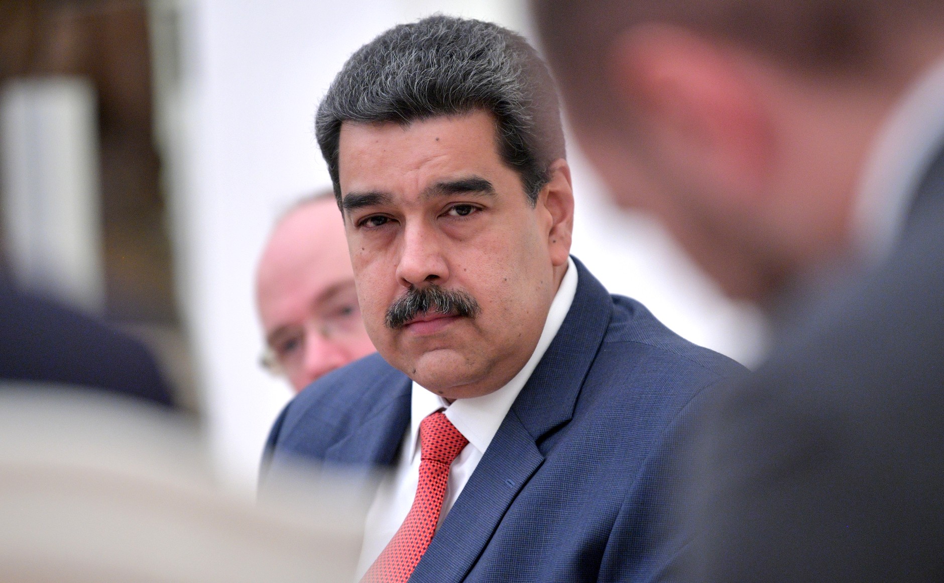 Razones por la que Maduro no renunciará a sus "protectores" paralelos