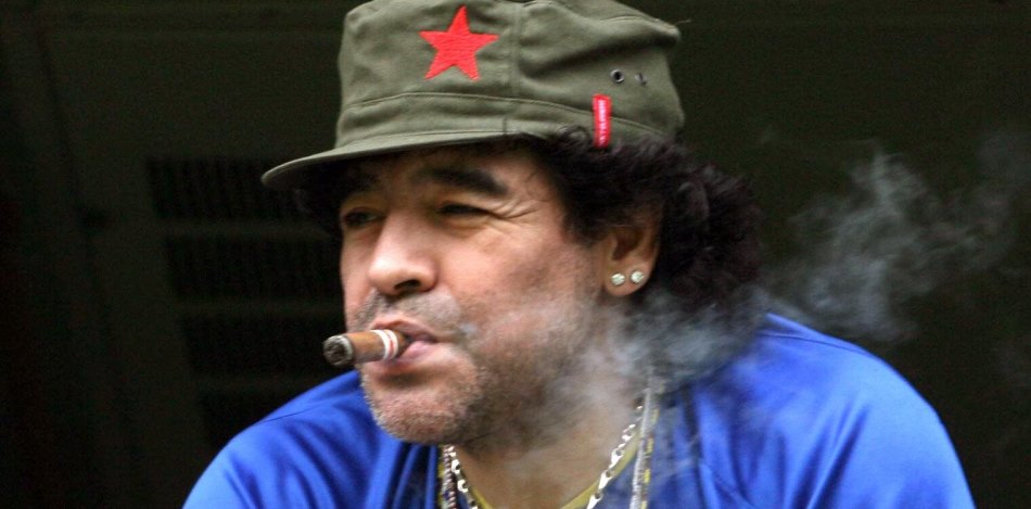 ¿Quién mató a Maradona? Maradona, con ayuda de los “maradonianos”