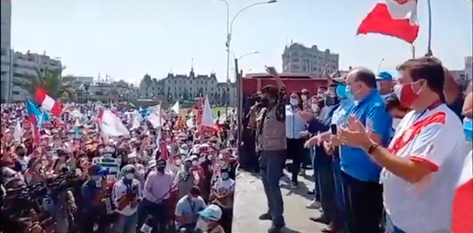 marcha comunismo comunista, Pedro Castillo, Perú, López Aliaga
