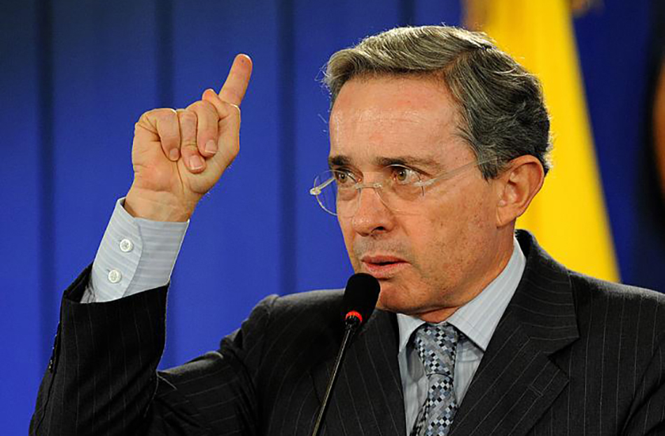 Álvaro Uribe, preclusión